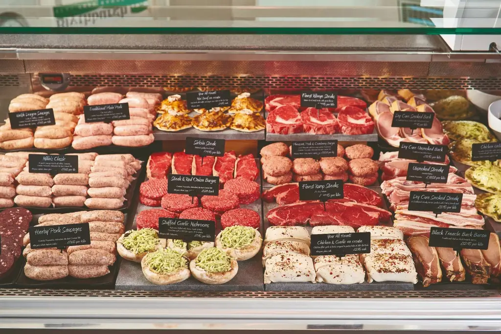Présentation alimentaire professionnelle en vitrine